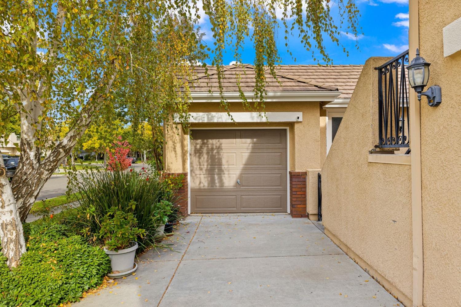 Detail Gallery Image 4 of 47 For 2725 Cascade St, West Sacramento,  CA 95691 - 5 Beds | 3/1 Baths