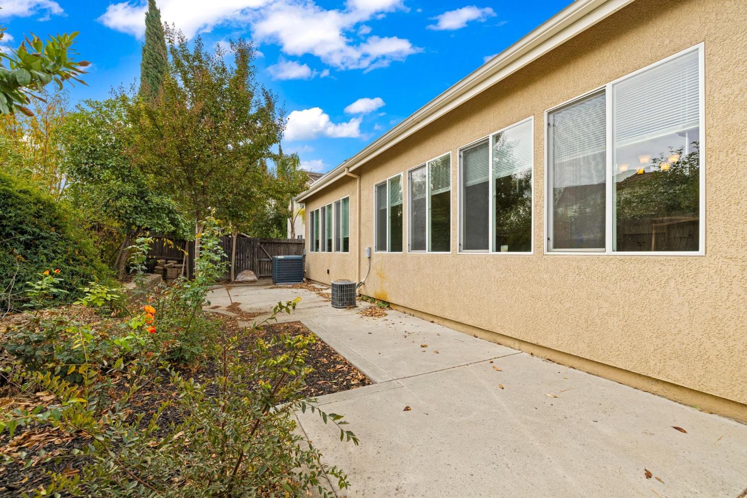 Detail Gallery Image 44 of 47 For 2725 Cascade St, West Sacramento,  CA 95691 - 5 Beds | 3/1 Baths