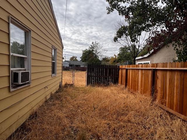 Detail Gallery Image 8 of 11 For 2671 Norwood Ave, Sacramento,  CA 95815 - 3 Beds | 1/1 Baths