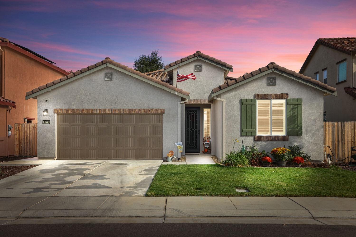 Detail Gallery Image 1 of 38 For 1728 Bonnard Way, Lodi,  CA 95242 - 4 Beds | 2/1 Baths