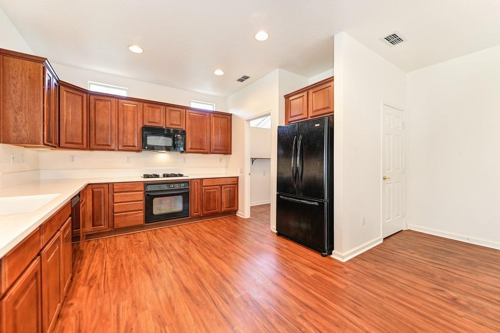 Detail Gallery Image 14 of 32 For 2440 Fountain Hill Loop, Lincoln,  CA 95648 - 2 Beds | 2 Baths