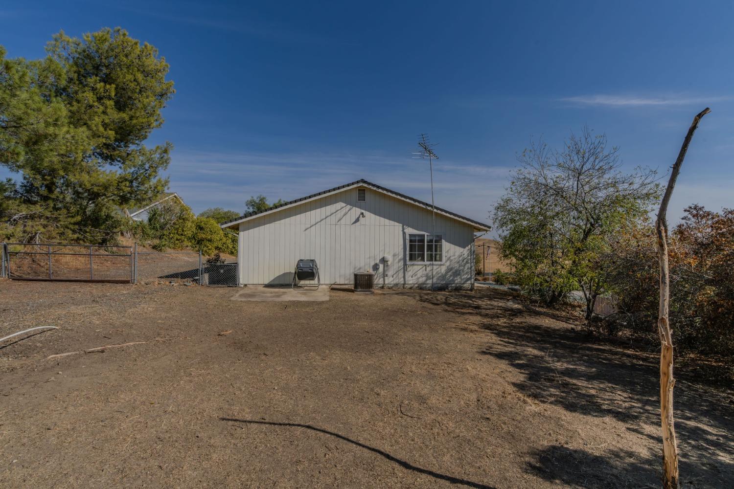 Detail Gallery Image 12 of 80 For 4271 Lakeview Dr, Ione,  CA 95640 - 4 Beds | 3 Baths