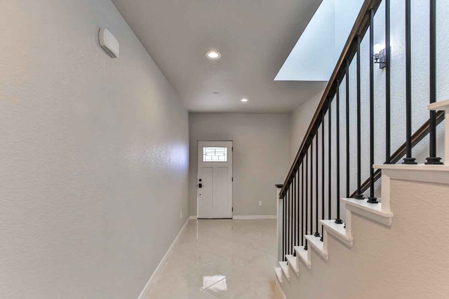 Detail Gallery Image 8 of 21 For 6236 25th Street, Sacramento,  CA 95822 - 4 Beds | 2/1 Baths