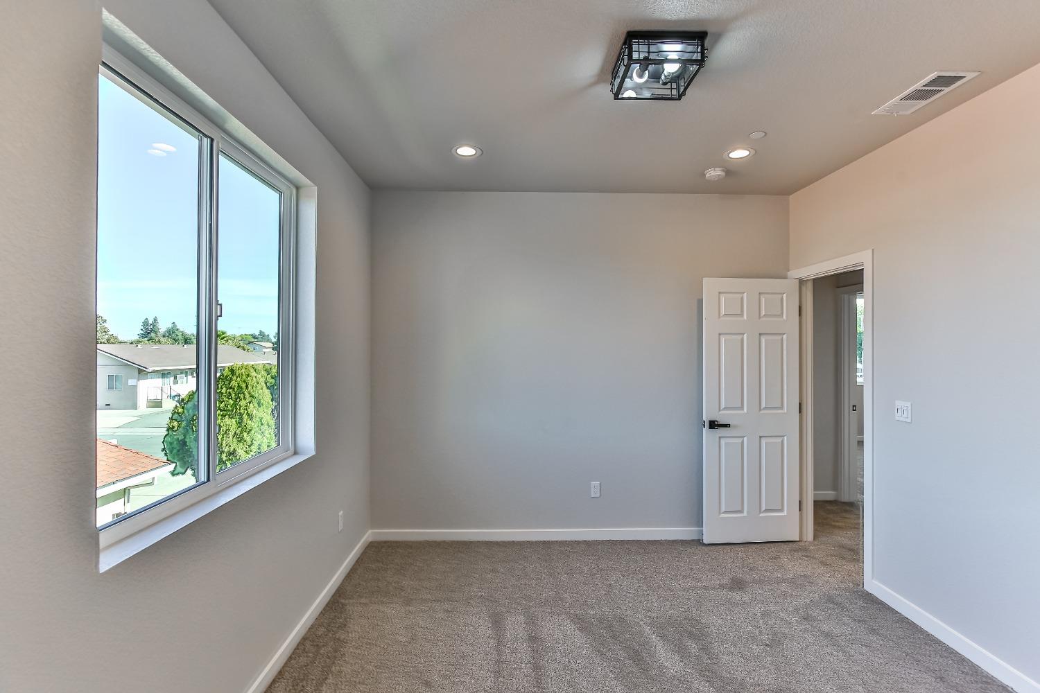 Detail Gallery Image 15 of 21 For 6236 25th Street, Sacramento,  CA 95822 - 4 Beds | 2/1 Baths