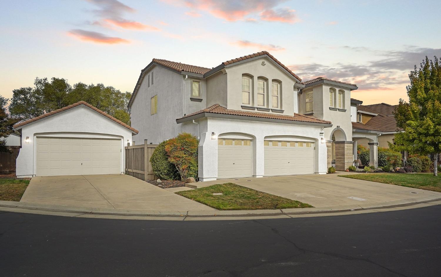 Detail Gallery Image 2 of 61 For 1501 Rainbow Trout St, Roseville,  CA 95747 - 5 Beds | 4/1 Baths