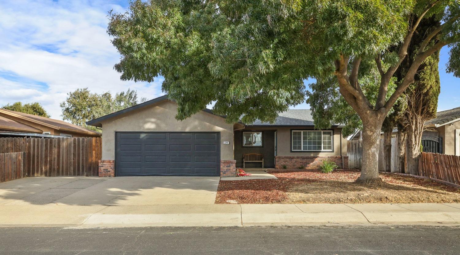 Detail Gallery Image 1 of 47 For 2302 Alpine Dr, Lodi,  CA 95240 - 3 Beds | 2 Baths