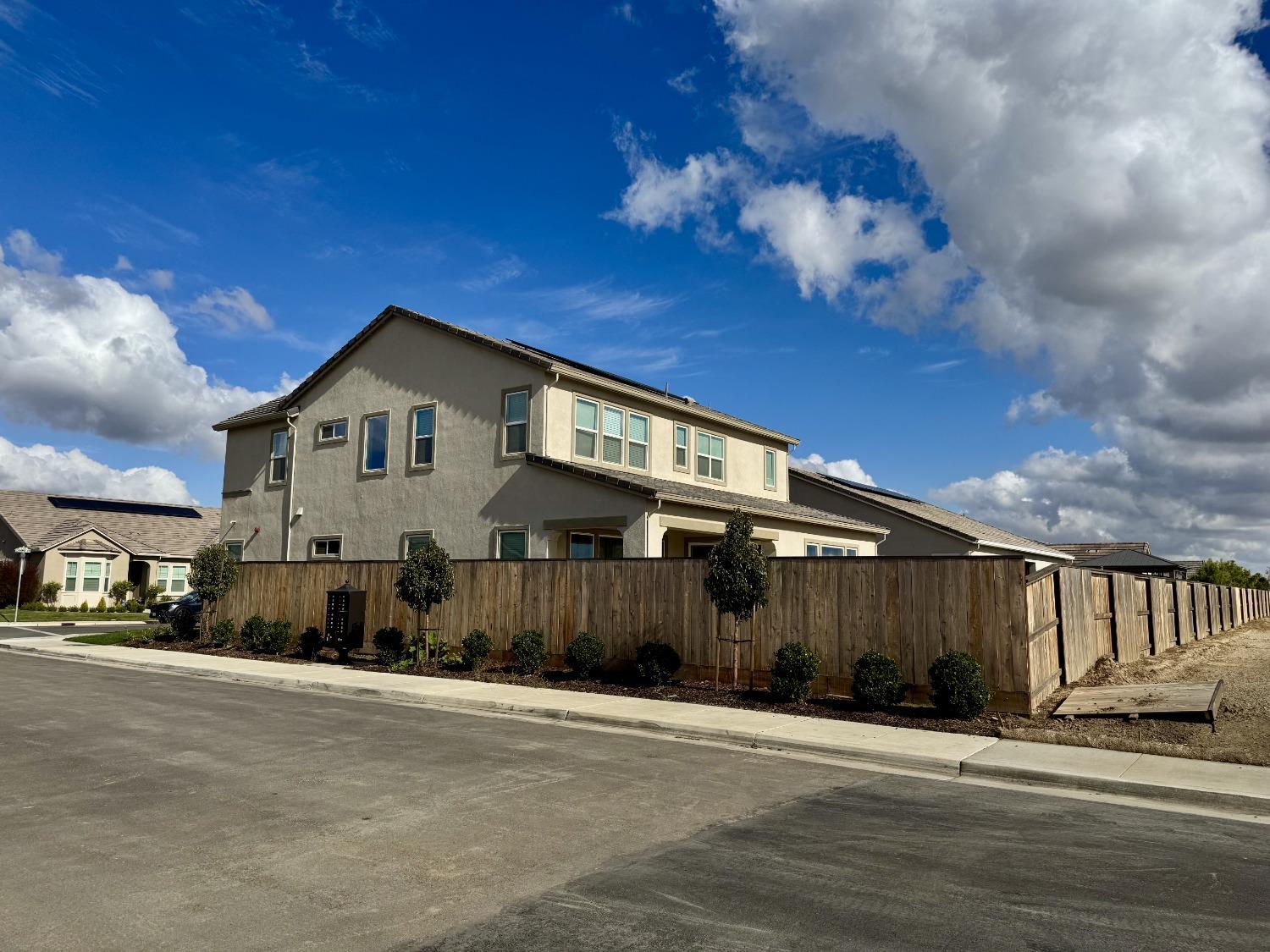 Detail Gallery Image 5 of 49 For 2988 Cammie Ln, Lodi,  CA 95242 - 4 Beds | 3 Baths