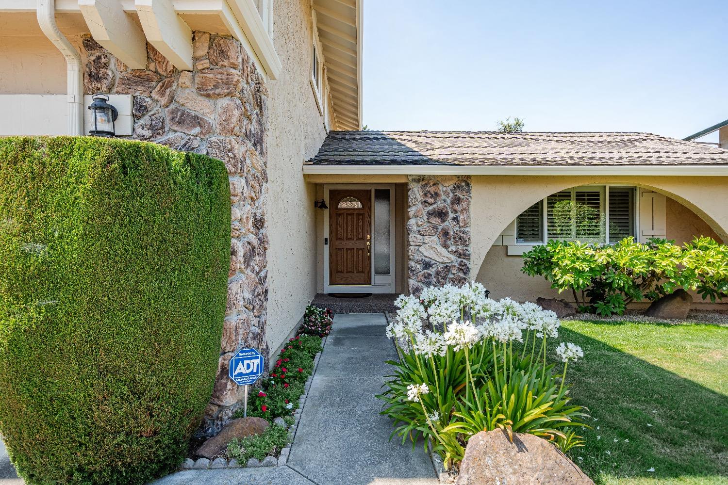 Detail Gallery Image 3 of 29 For 5510 Langford Ct, Concord,  CA 94521 - 3 Beds | 2/1 Baths