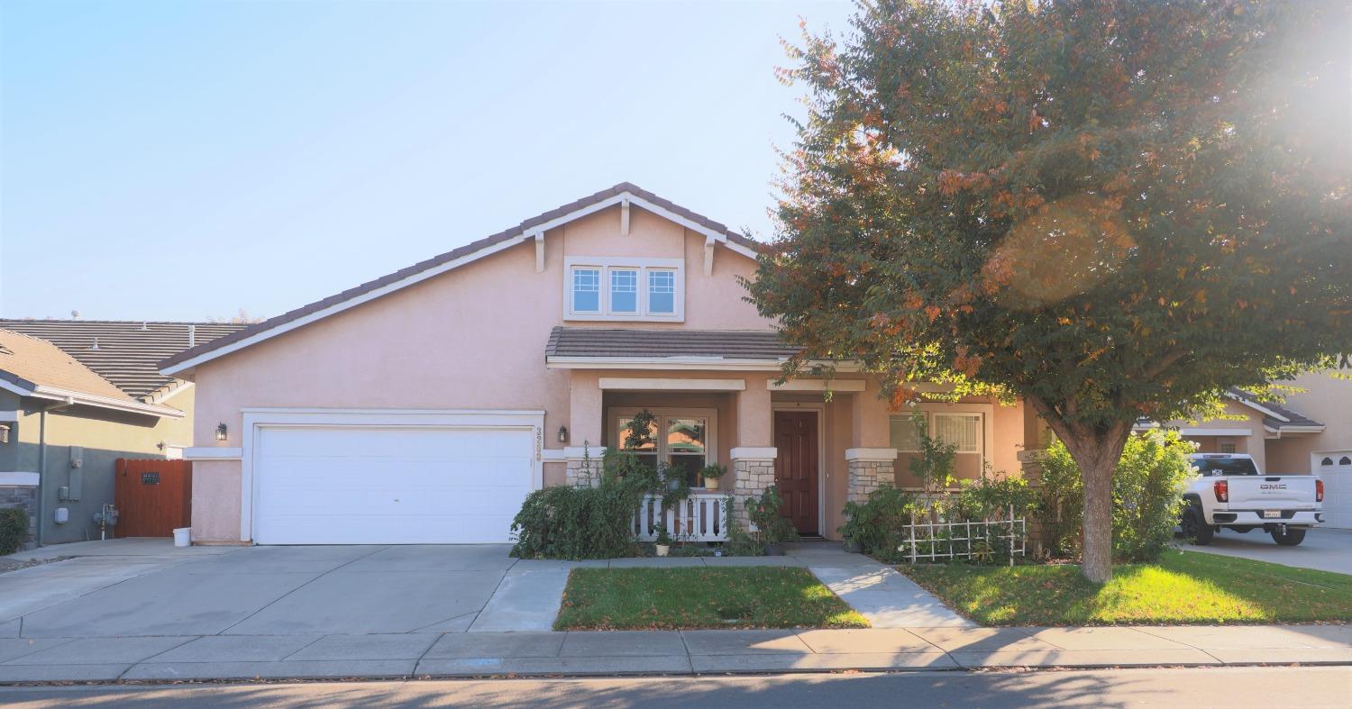 Detail Gallery Image 1 of 17 For 3208 Greengate Dr, Modesto,  CA 95355 - 4 Beds | 3 Baths