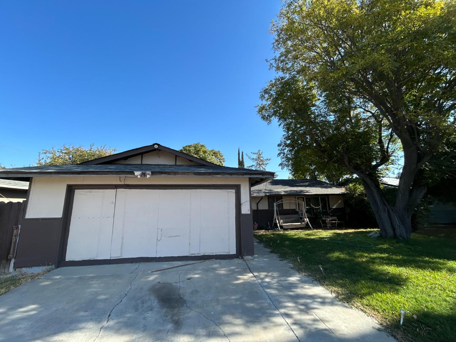 Detail Gallery Image 2 of 2 For 344 N 3rd St, Los Banos,  CA 93635 - 3 Beds | 2 Baths