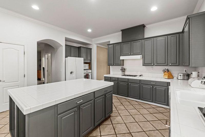 Detail Gallery Image 8 of 20 For 101 Candlewood Ct, Lincoln,  CA 95648 - 4 Beds | 2 Baths