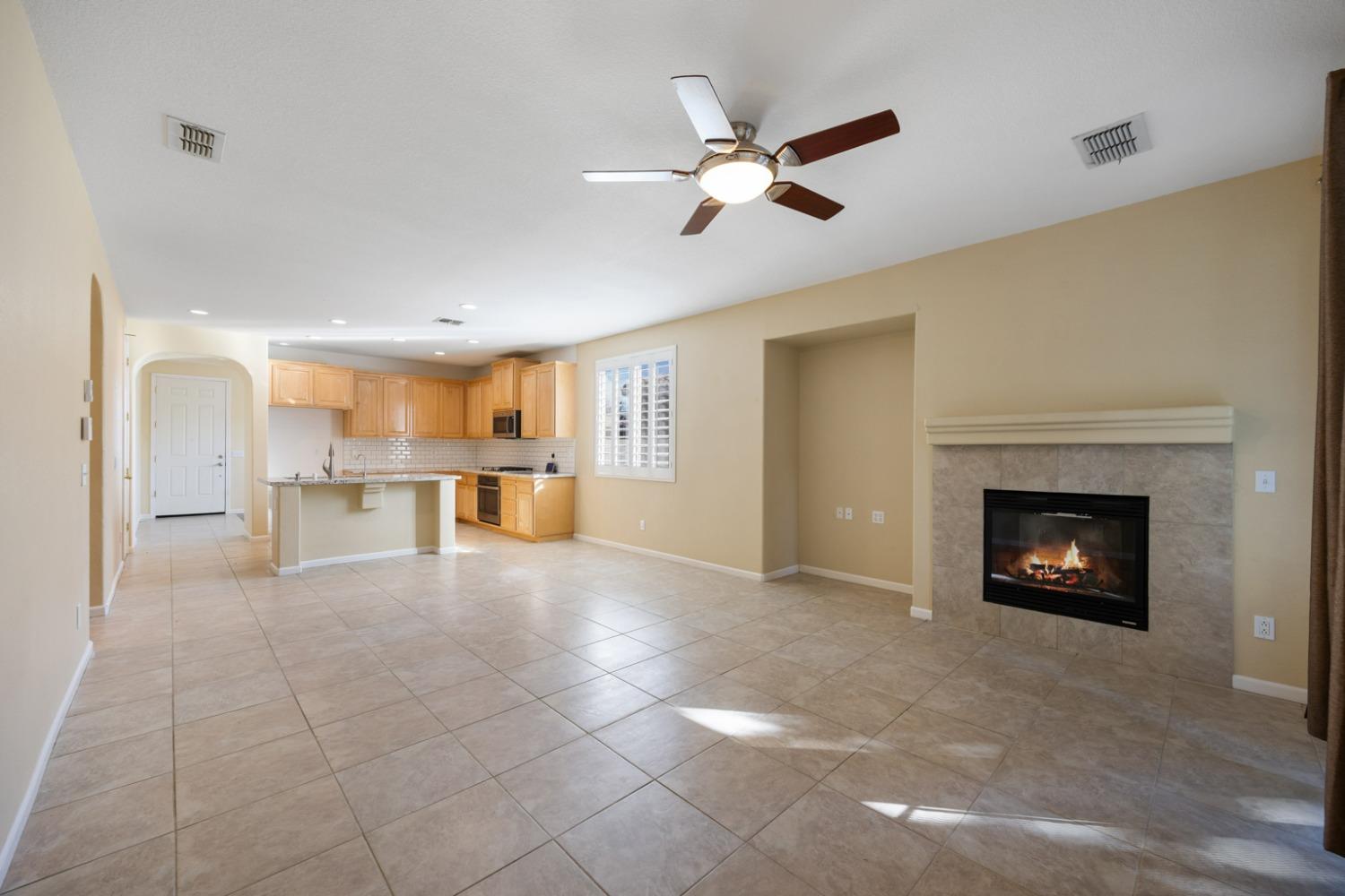 Detail Gallery Image 15 of 44 For 1554 Alicia Way, Sacramento,  CA 95835 - 3 Beds | 2 Baths