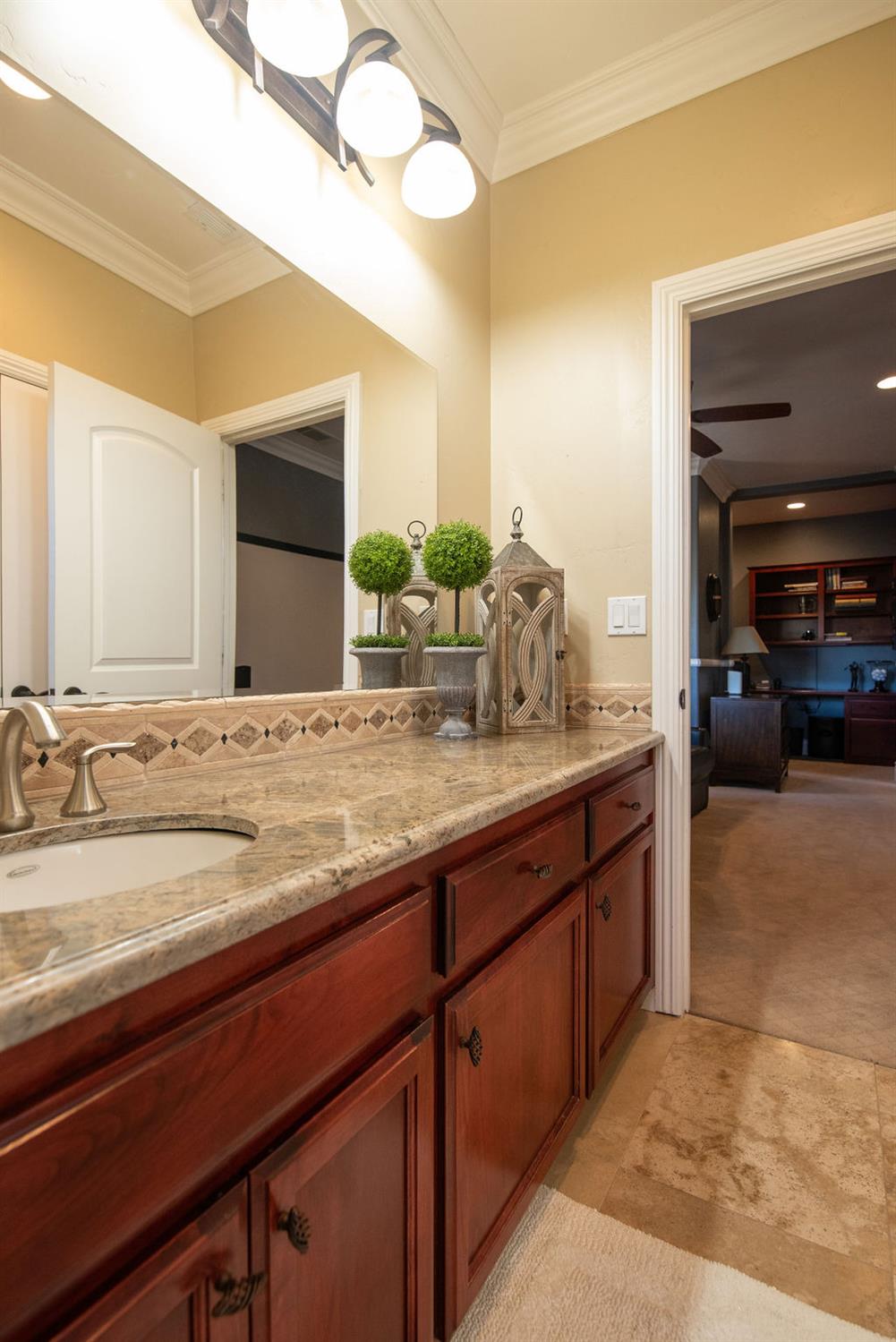 Detail Gallery Image 43 of 60 For 3201 Hillglen Ave, Modesto,  CA 95355 - 4 Beds | 3/1 Baths