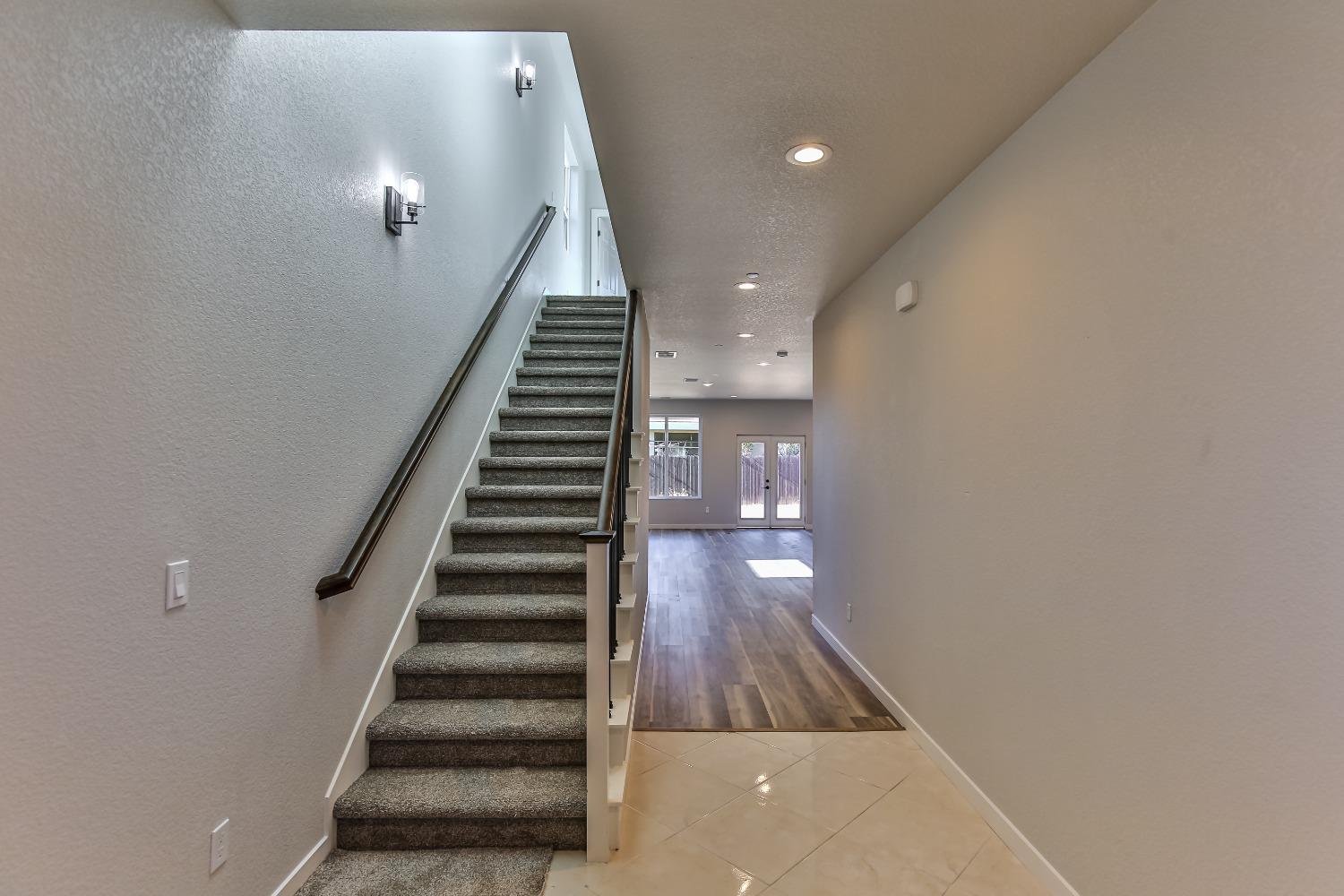 Detail Gallery Image 9 of 21 For 6236 25th Street, Sacramento,  CA 95822 - 4 Beds | 2/1 Baths