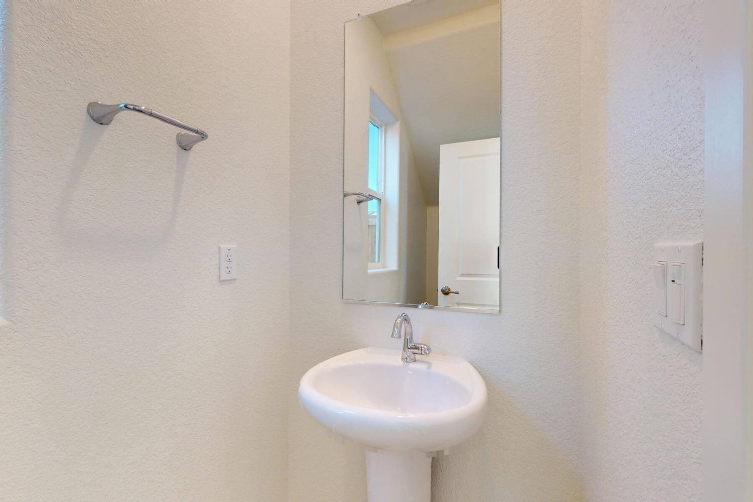 Detail Gallery Image 30 of 34 For 1464 Gwinnett St, Lincoln,  CA 95648 - 3 Beds | 2/1 Baths