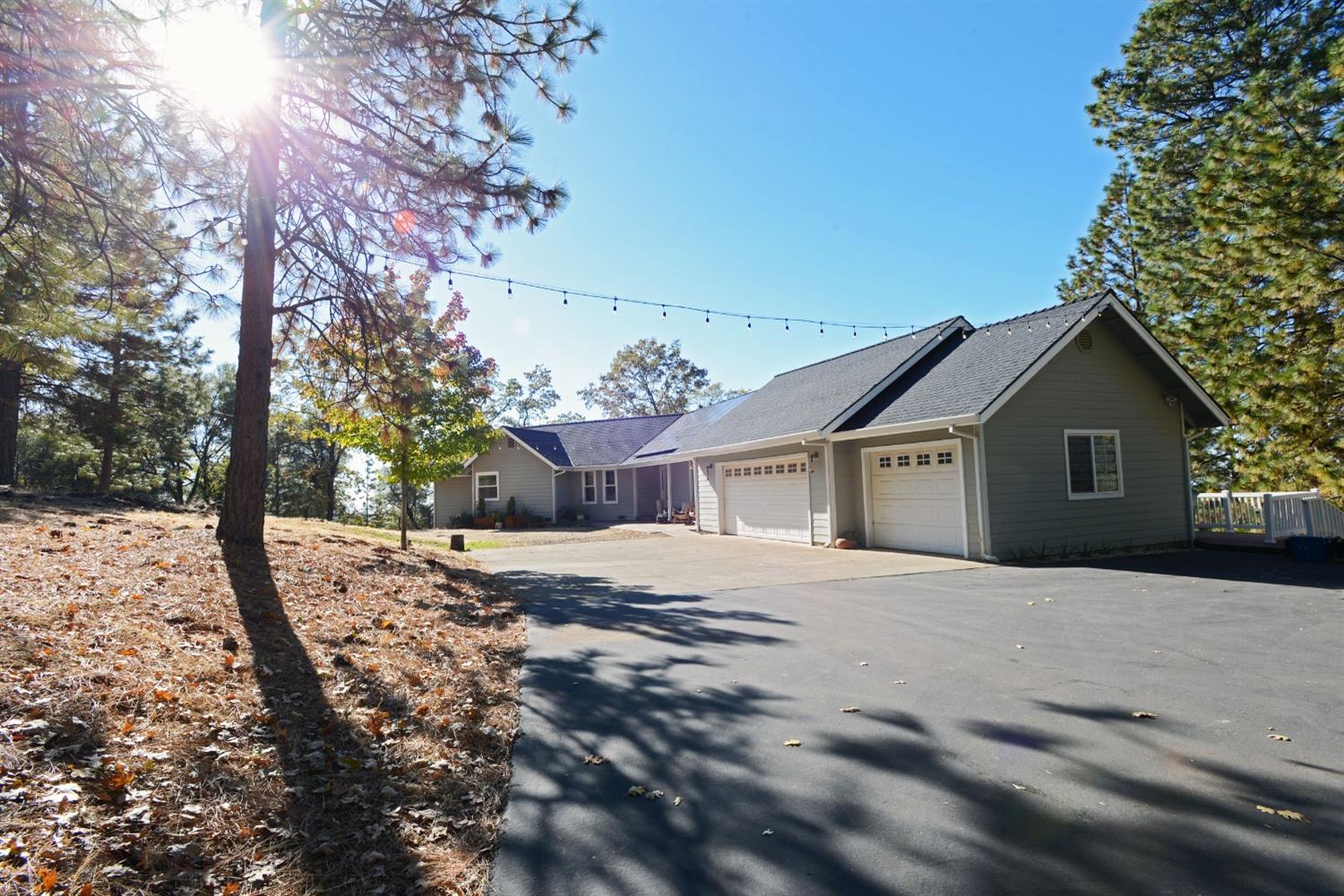 Ridge Top Court, Auburn, California image 1