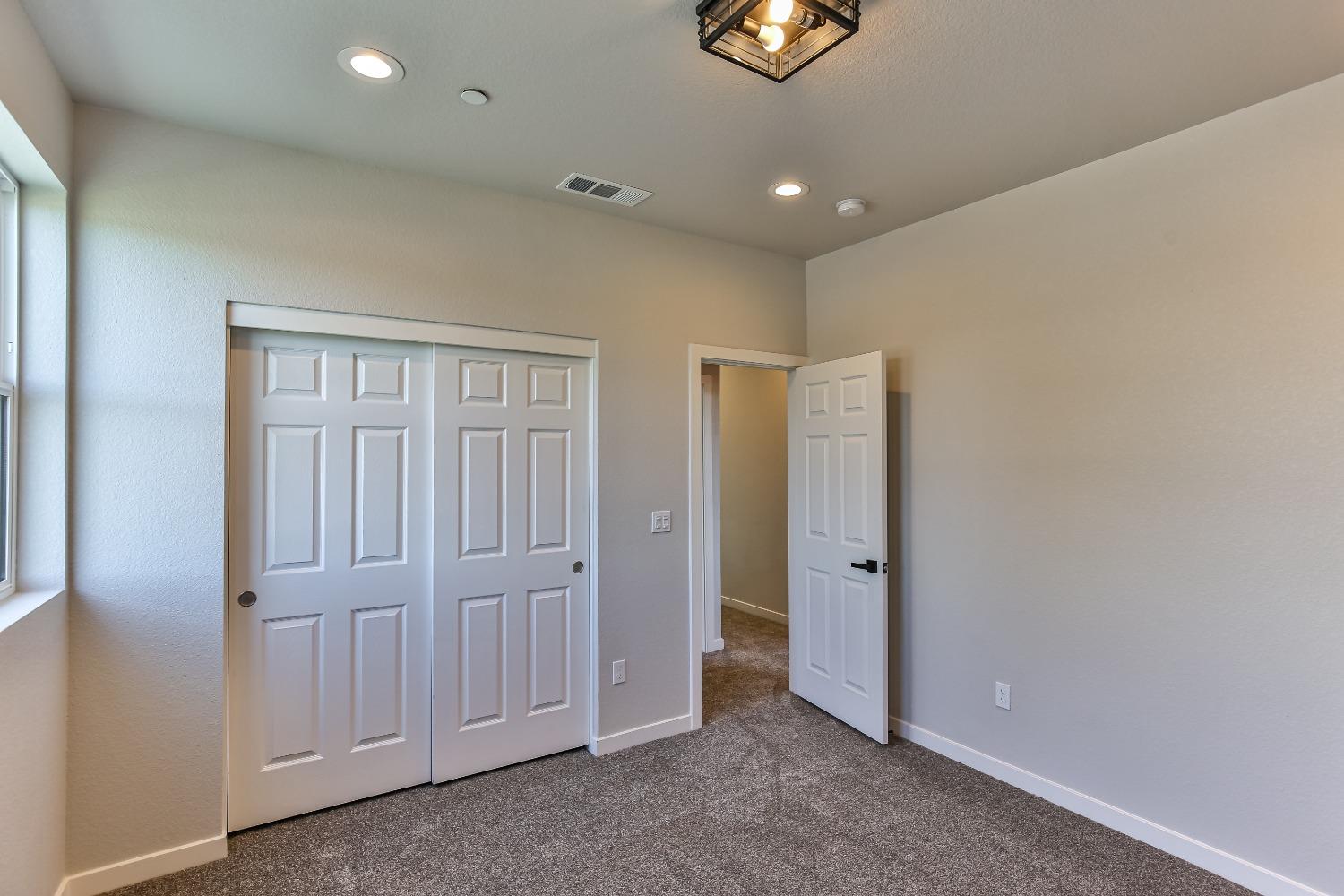 Detail Gallery Image 14 of 21 For 6236 25th Street, Sacramento,  CA 95822 - 4 Beds | 2/1 Baths