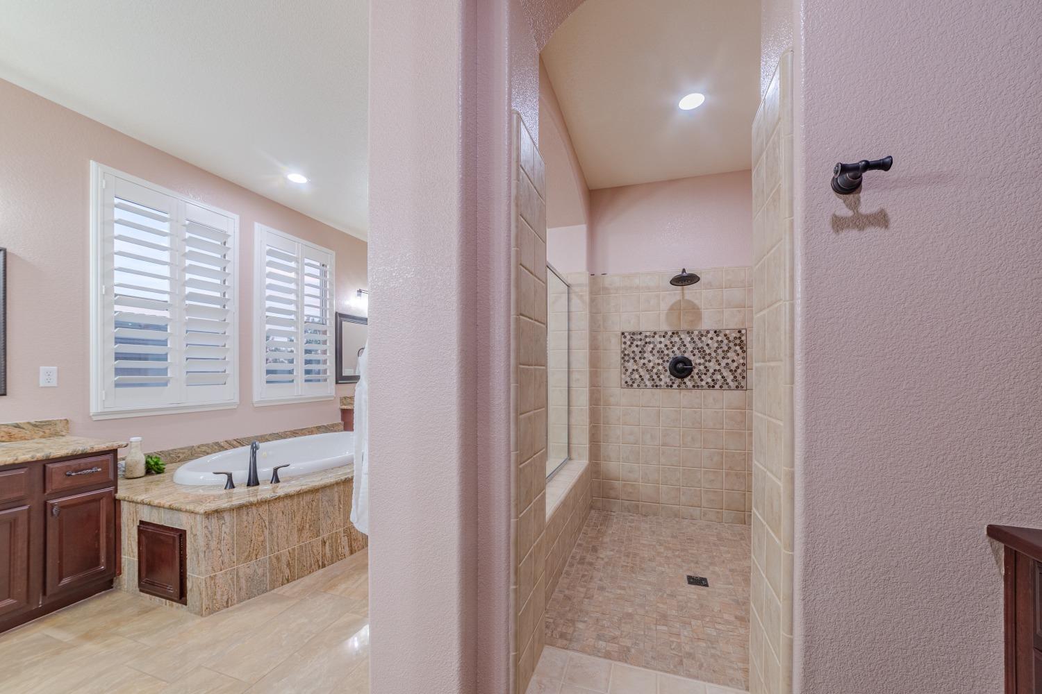 Detail Gallery Image 18 of 59 For 3880 Monteverde Dr, Lincoln,  CA 95648 - 6 Beds | 4/1 Baths