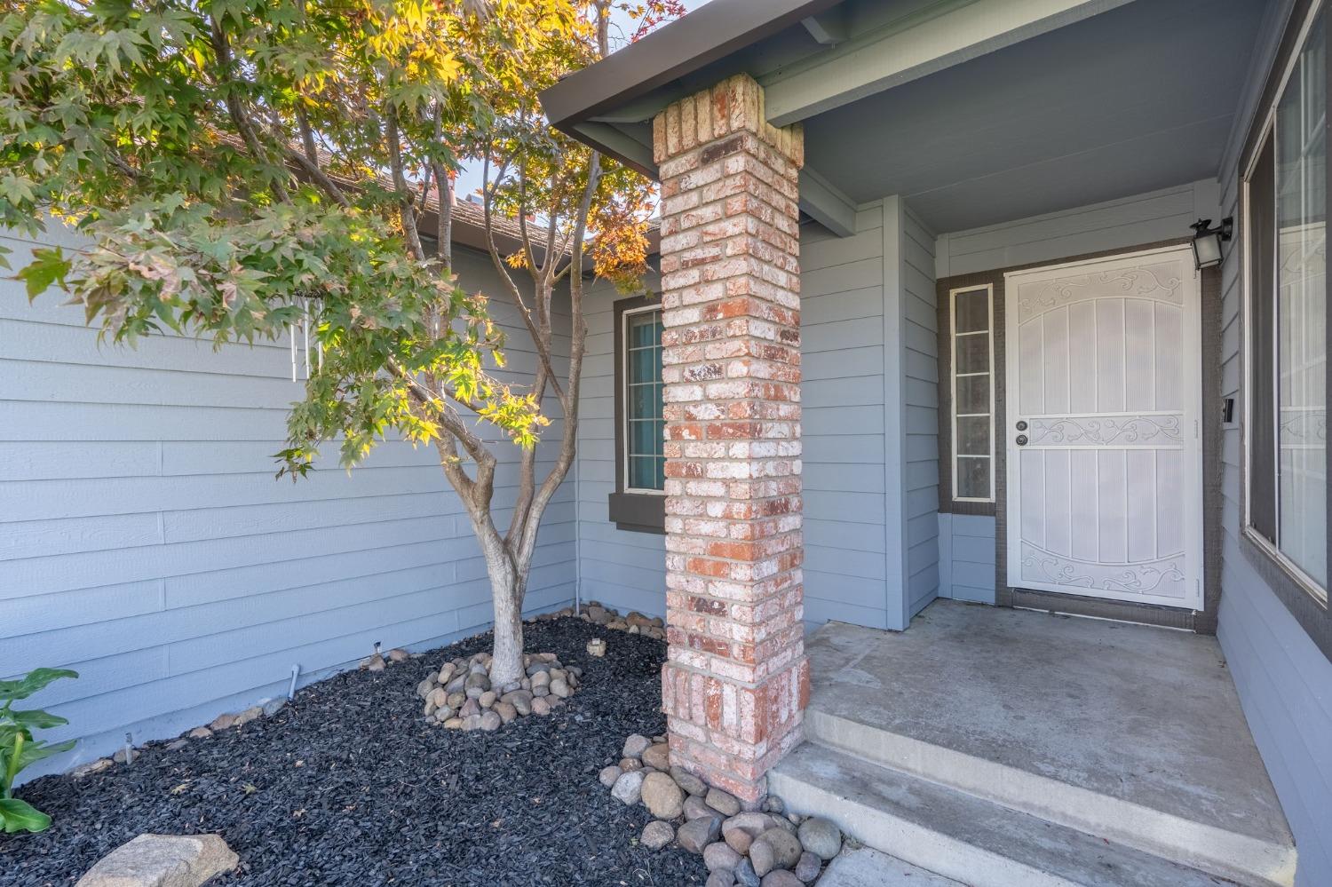 Detail Gallery Image 4 of 24 For 1671 Crow Creek, Oakdale,  CA 95361 - 3 Beds | 2 Baths