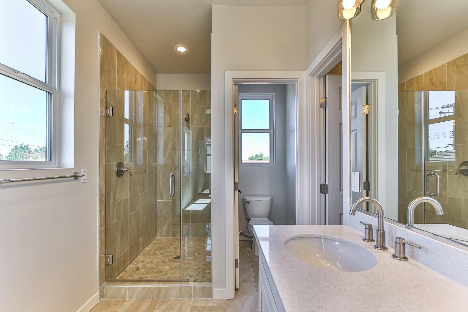 Detail Gallery Image 11 of 21 For 6236 25th Street, Sacramento,  CA 95822 - 4 Beds | 2/1 Baths