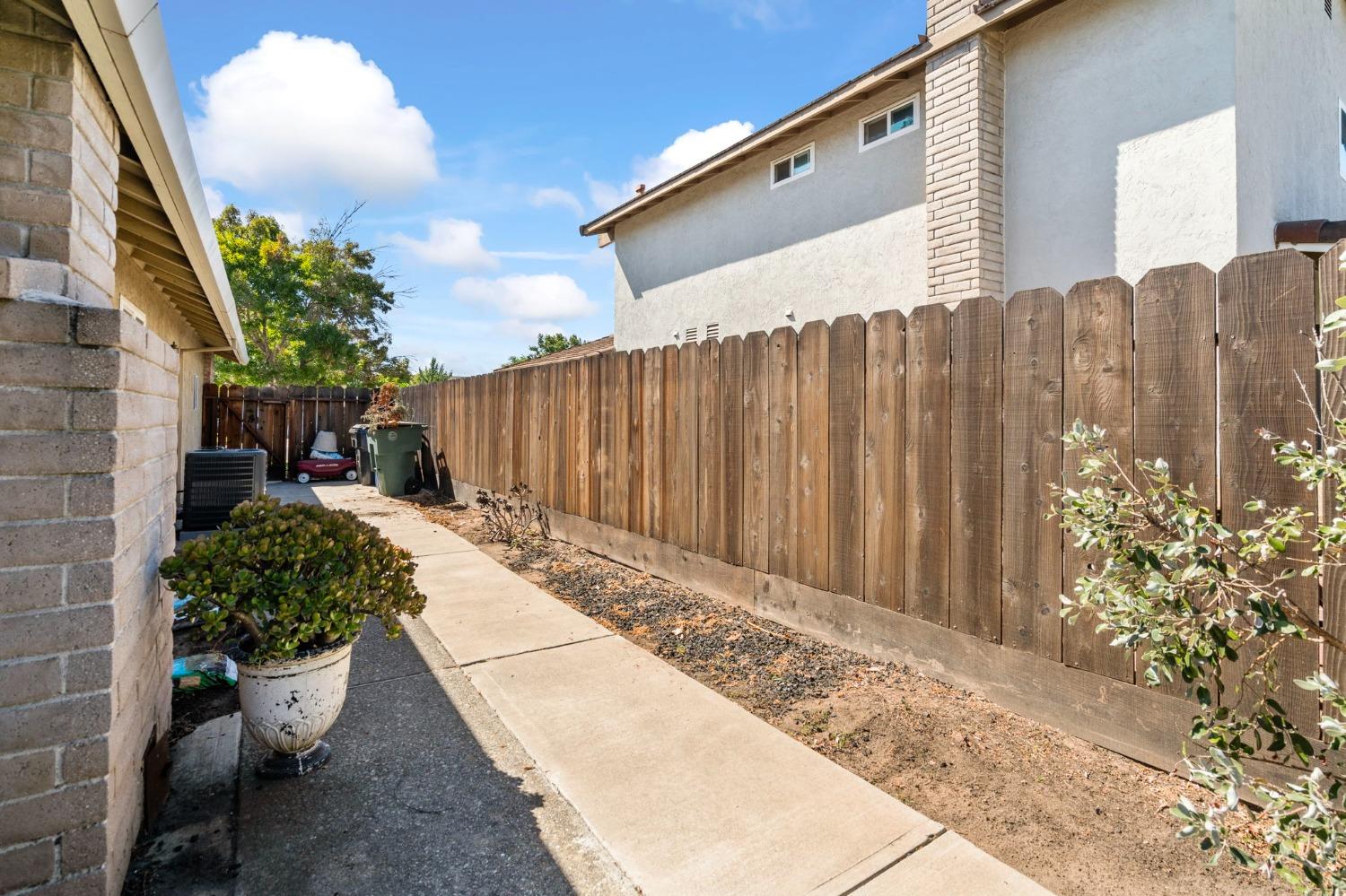 Detail Gallery Image 33 of 34 For 739 Folsom Way, Manteca,  CA 95337 - 3 Beds | 2 Baths