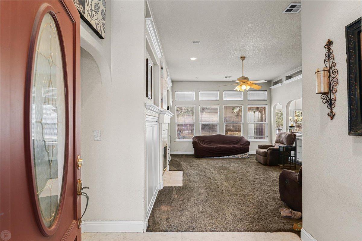 Detail Gallery Image 4 of 24 For 413 Montrose Ct, Modesto,  CA 95355 - 3 Beds | 2 Baths