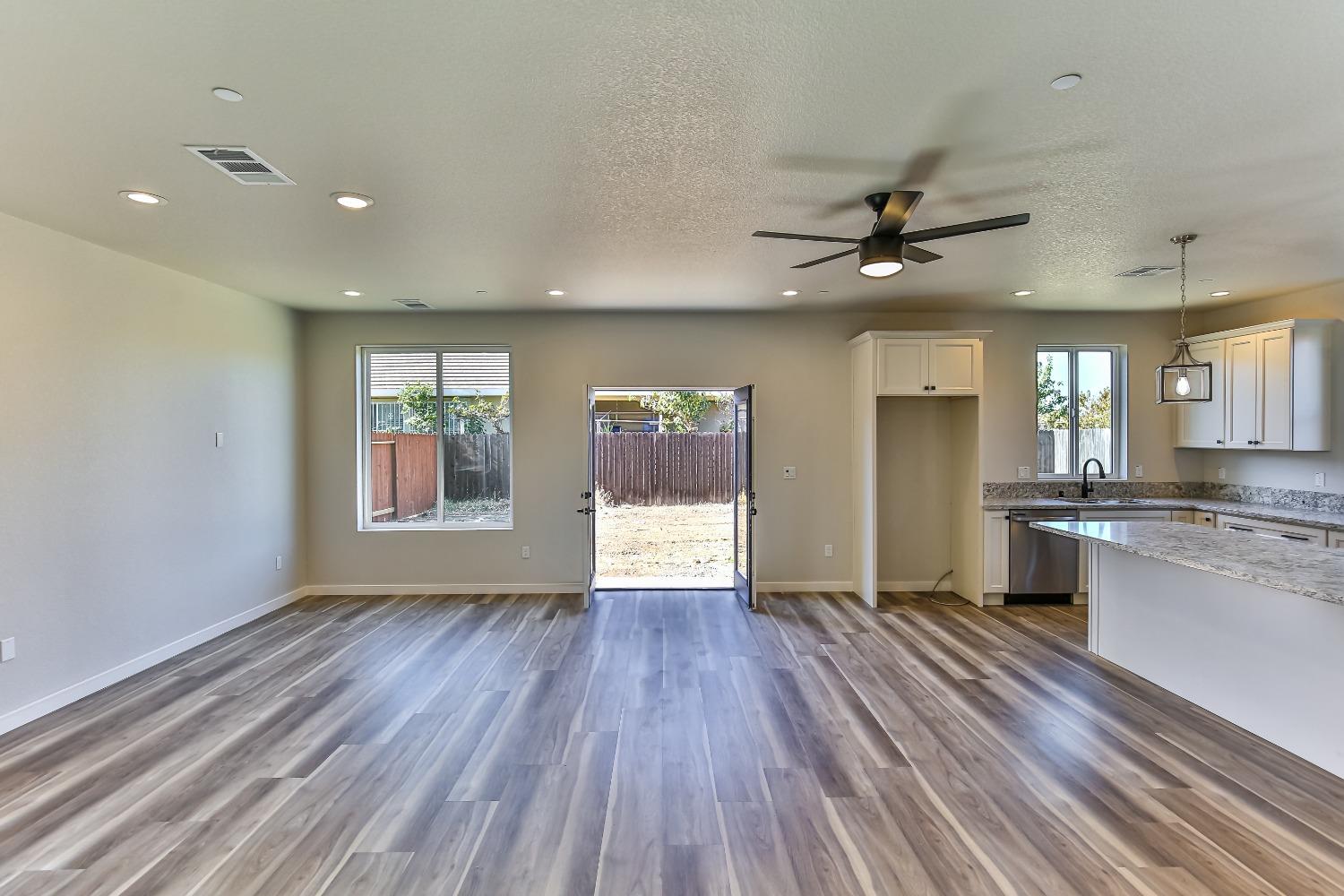 Detail Gallery Image 19 of 21 For 6236 25th Street, Sacramento,  CA 95822 - 4 Beds | 2/1 Baths