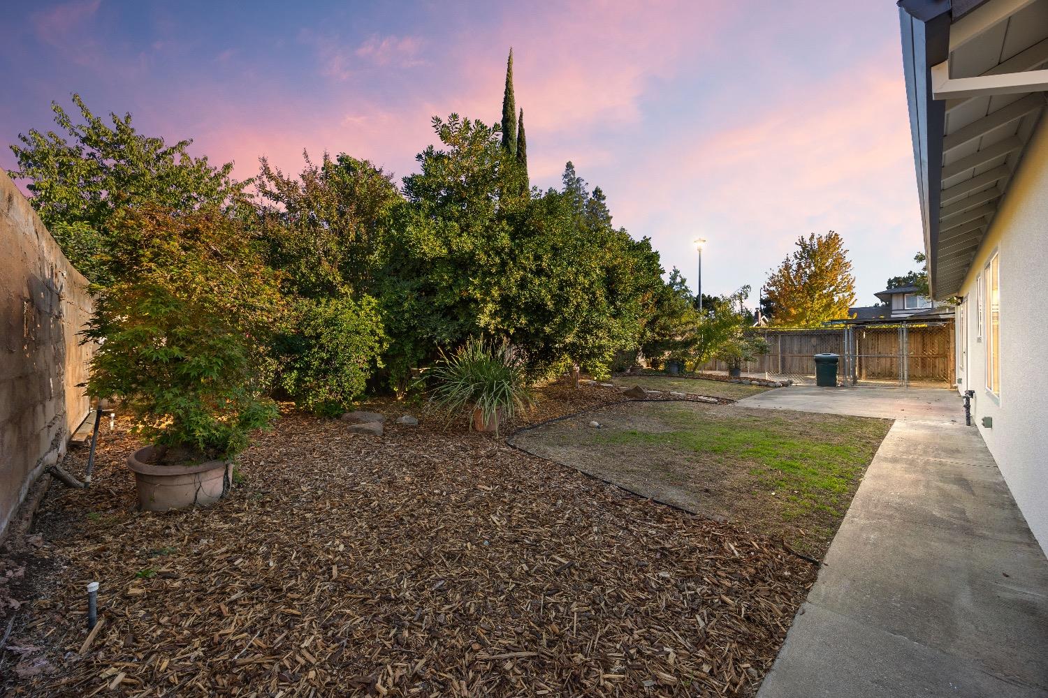 Detail Gallery Image 23 of 40 For 3637 Kingsport Way, Sacramento,  CA 95826 - 4 Beds | 2 Baths