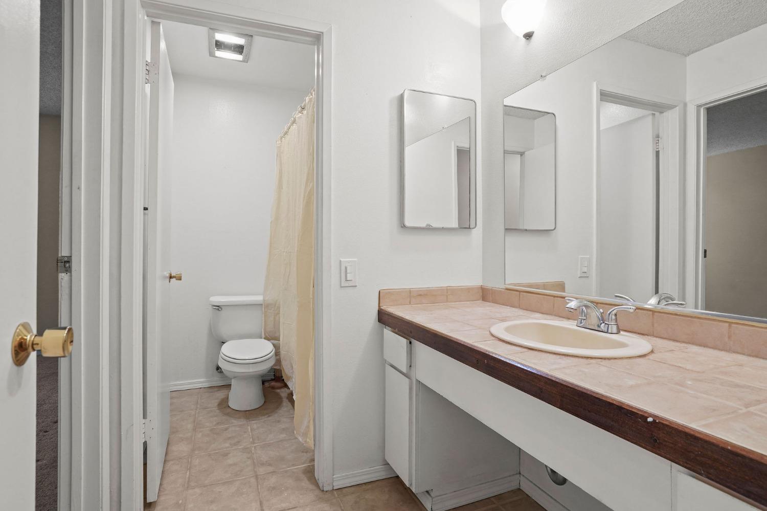 Detail Gallery Image 14 of 18 For 700 Woodside Ln #2,  Sacramento,  CA 95825 - 1 Beds | 1 Baths