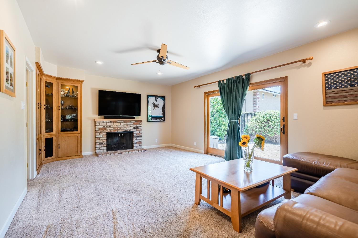 Detail Gallery Image 9 of 29 For 5510 Langford Ct, Concord,  CA 94521 - 3 Beds | 2/1 Baths