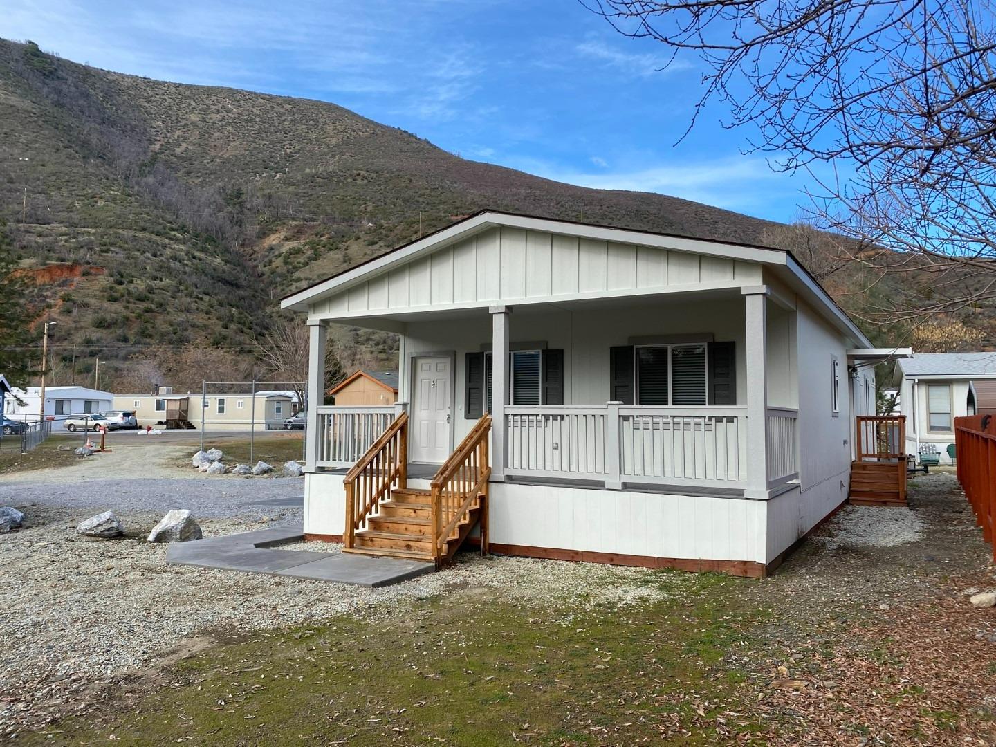 Detail Gallery Image 2 of 7 For 13905 Trinity Mountain Rd 53, Shasta,  CA 96033 - 3 Beds | 2 Baths