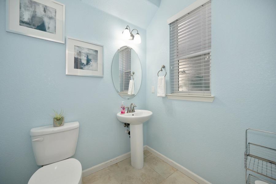 Detail Gallery Image 21 of 36 For 2025 Honey Church Pl, Roseville,  CA 95747 - 4 Beds | 2/1 Baths