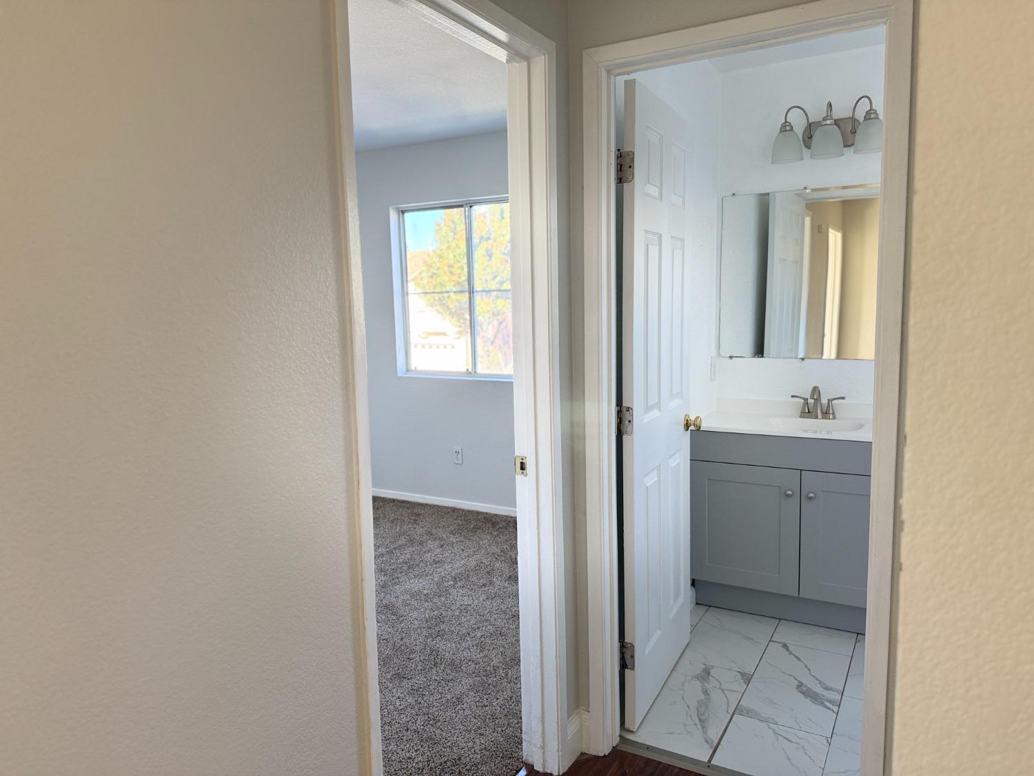 Detail Gallery Image 33 of 43 For 3409 Hepburn Cir, Stockton,  CA 95209 - 3 Beds | 2/1 Baths