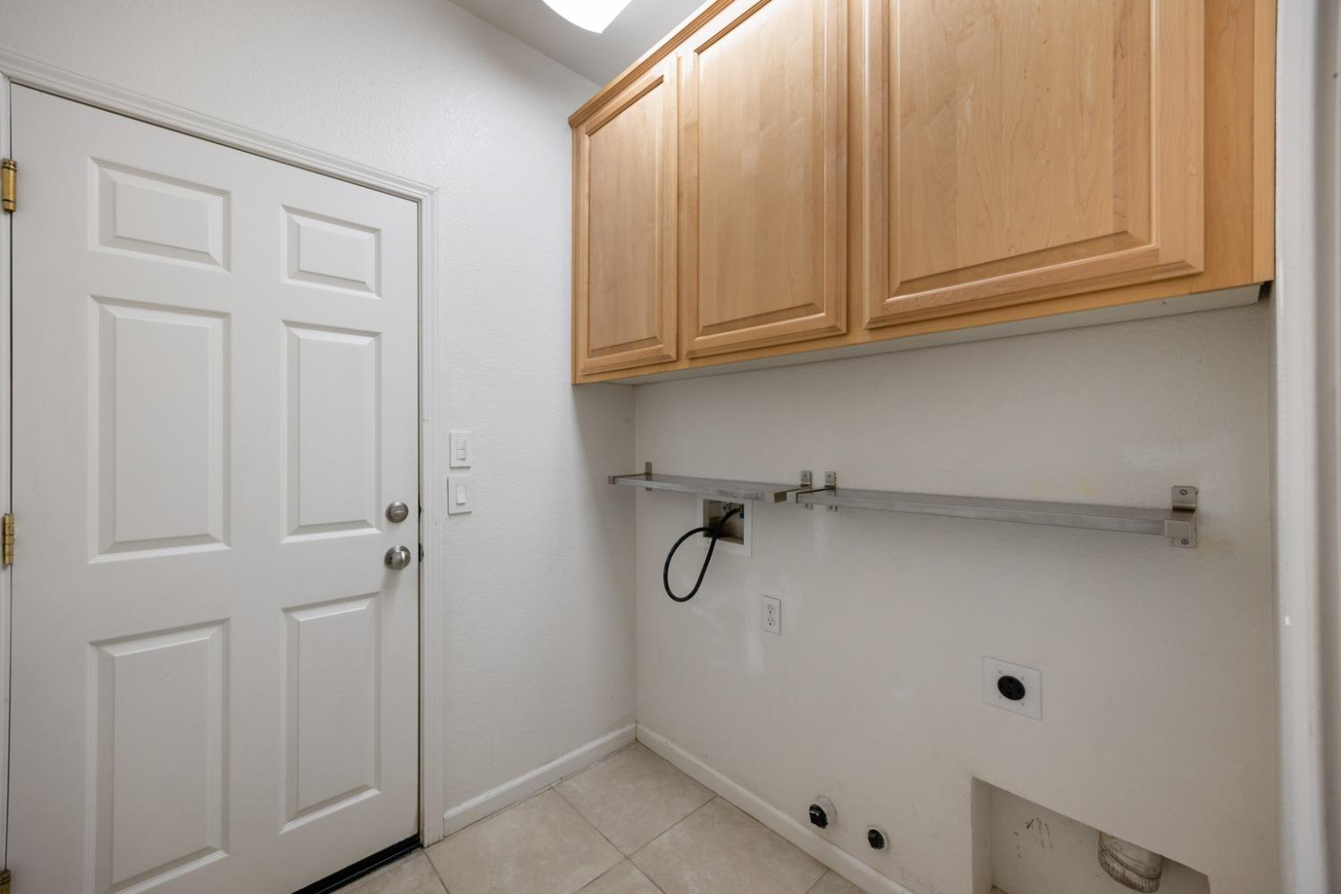 Detail Gallery Image 17 of 44 For 1554 Alicia Way, Sacramento,  CA 95835 - 3 Beds | 2 Baths