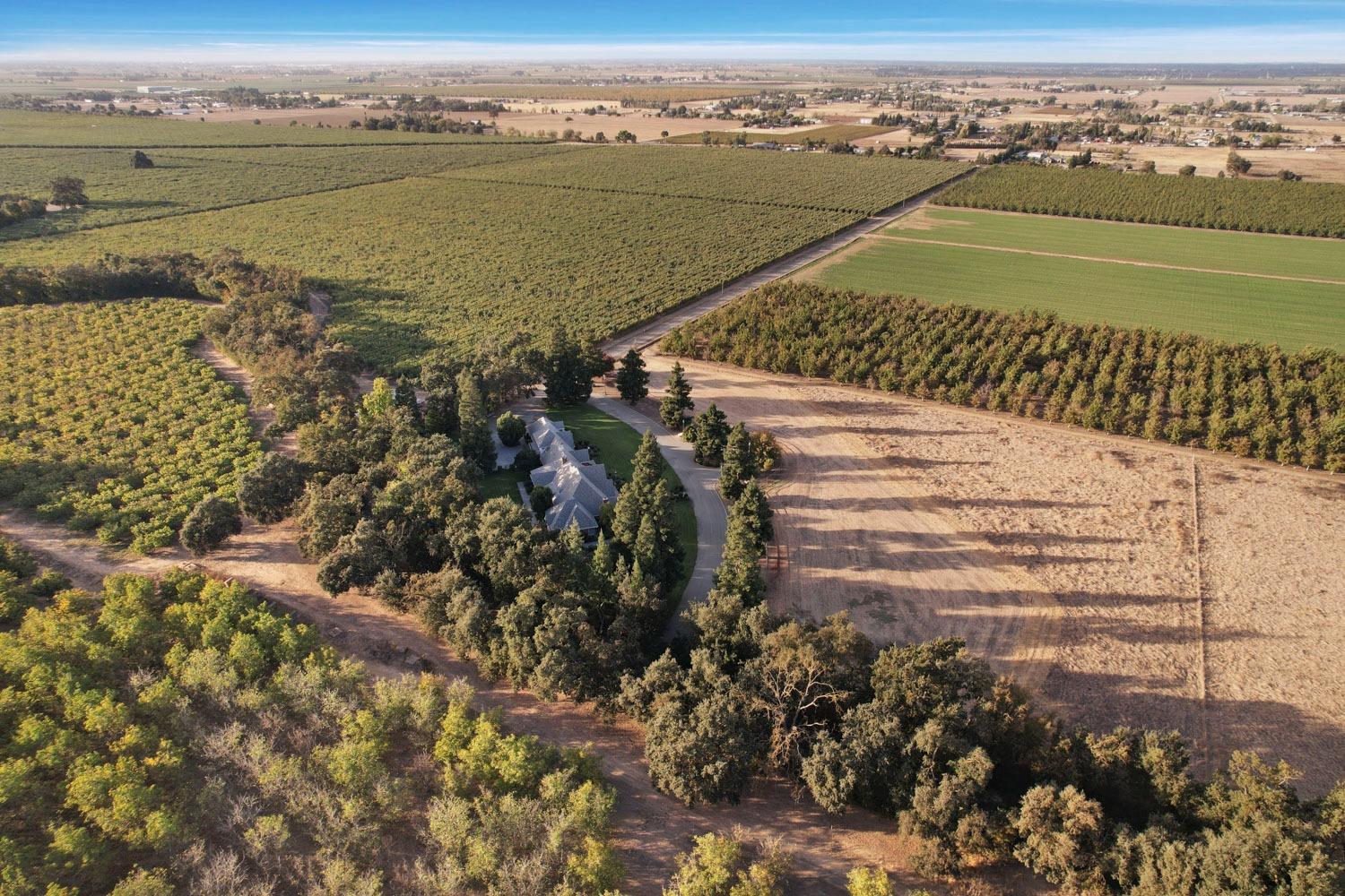 Detail Gallery Image 4 of 99 For 12750 E Live Oak Rd, Lodi,  CA 95240 - 5 Beds | 5 Baths