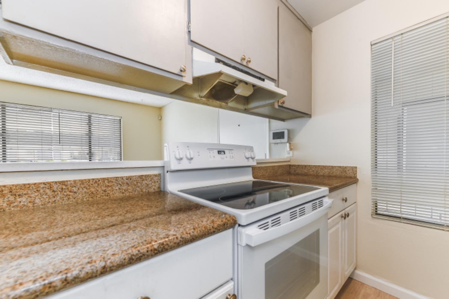 Detail Gallery Image 8 of 16 For 6724 Plymouth Rd #47,  Stockton,  CA 95207 - 1 Beds | 1 Baths