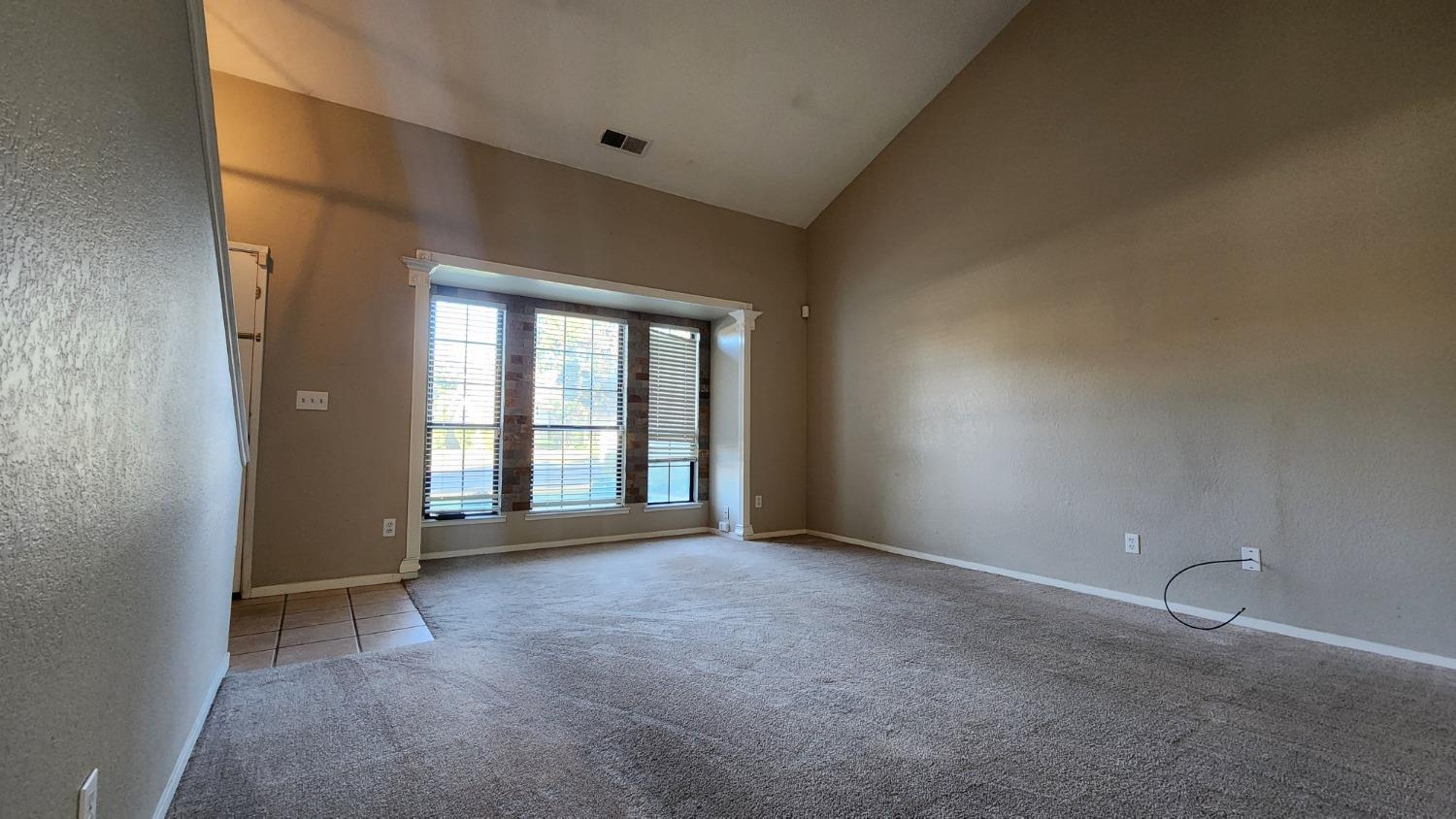 Detail Gallery Image 14 of 56 For 3832 Steedman Way, Stockton,  CA 95209 - 4 Beds | 2/1 Baths