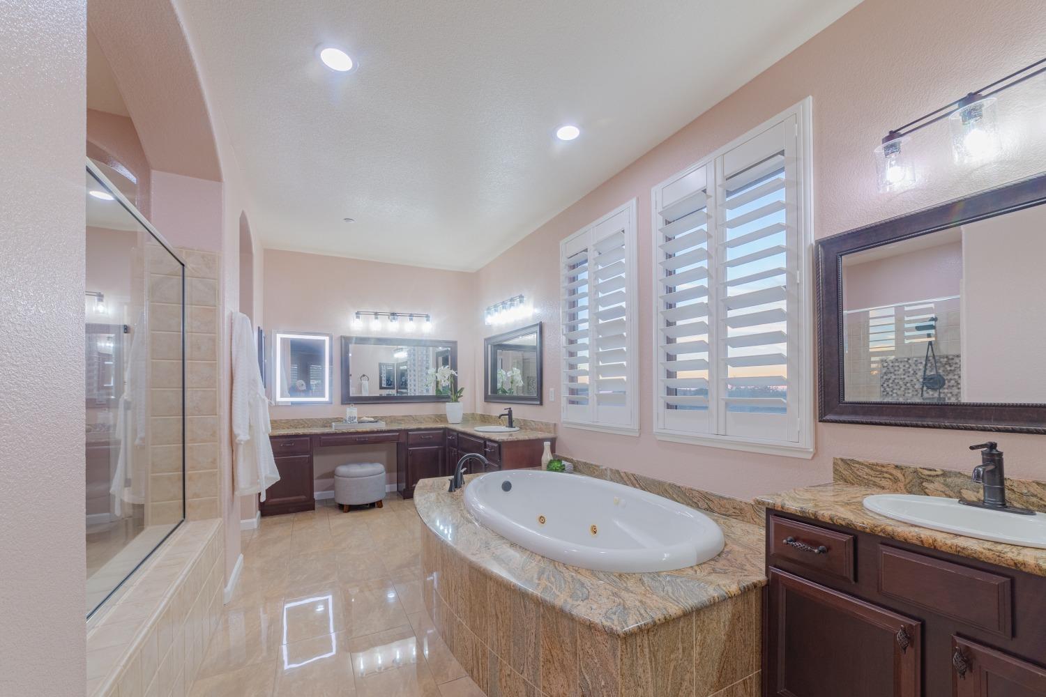 Detail Gallery Image 16 of 59 For 3880 Monteverde Dr, Lincoln,  CA 95648 - 6 Beds | 4/1 Baths