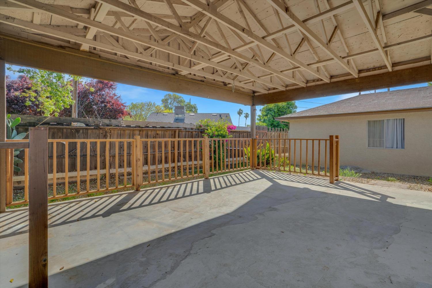 Detail Gallery Image 24 of 29 For 300 S 7th St, Patterson,  CA 95363 - 3 Beds | 2 Baths