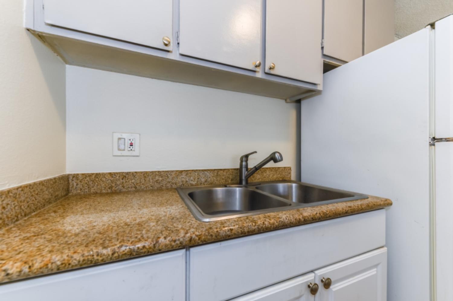 Detail Gallery Image 9 of 16 For 6724 Plymouth Rd #47,  Stockton,  CA 95207 - 1 Beds | 1 Baths