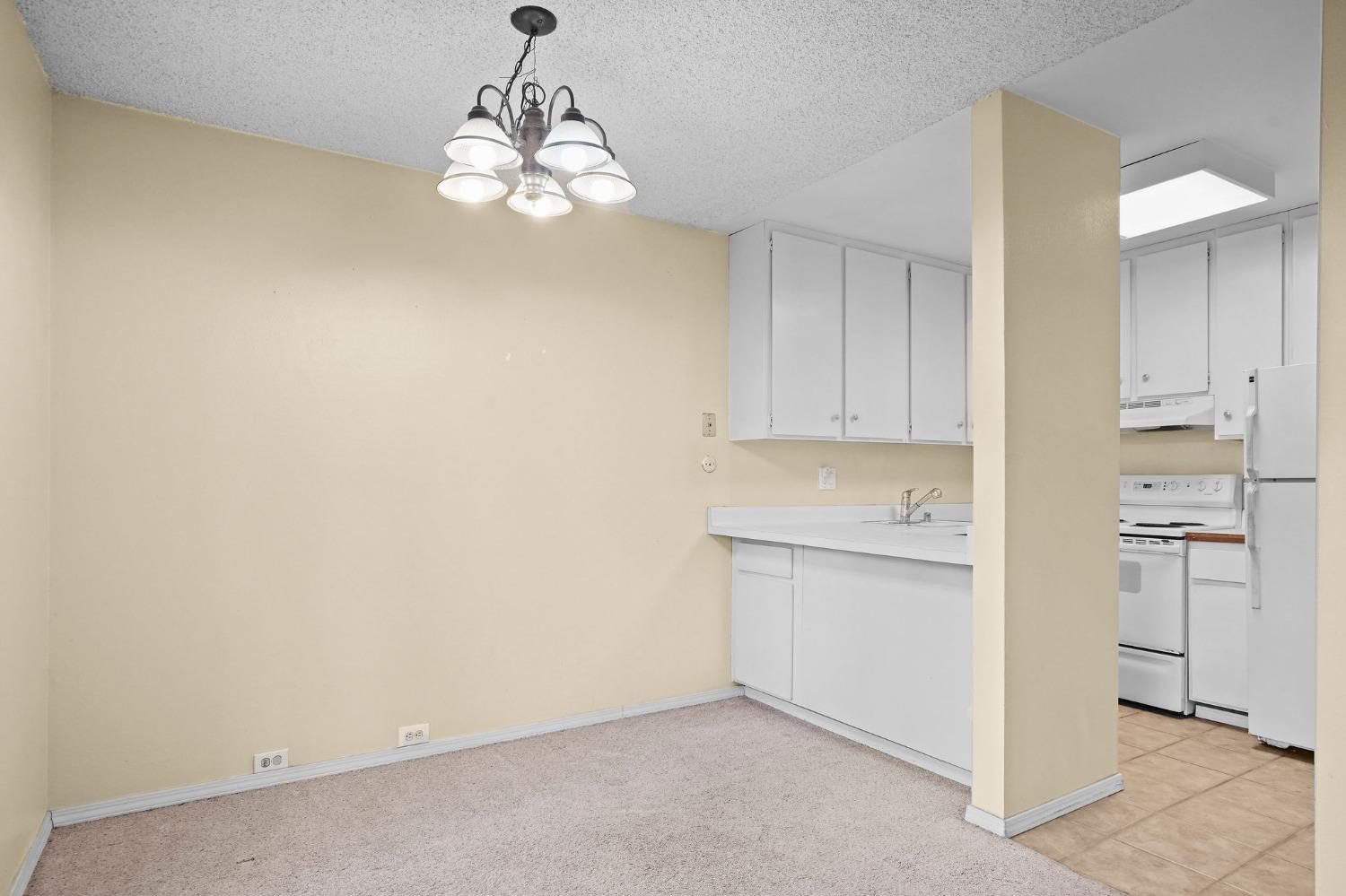 Detail Gallery Image 8 of 18 For 700 Woodside Ln #2,  Sacramento,  CA 95825 - 1 Beds | 1 Baths