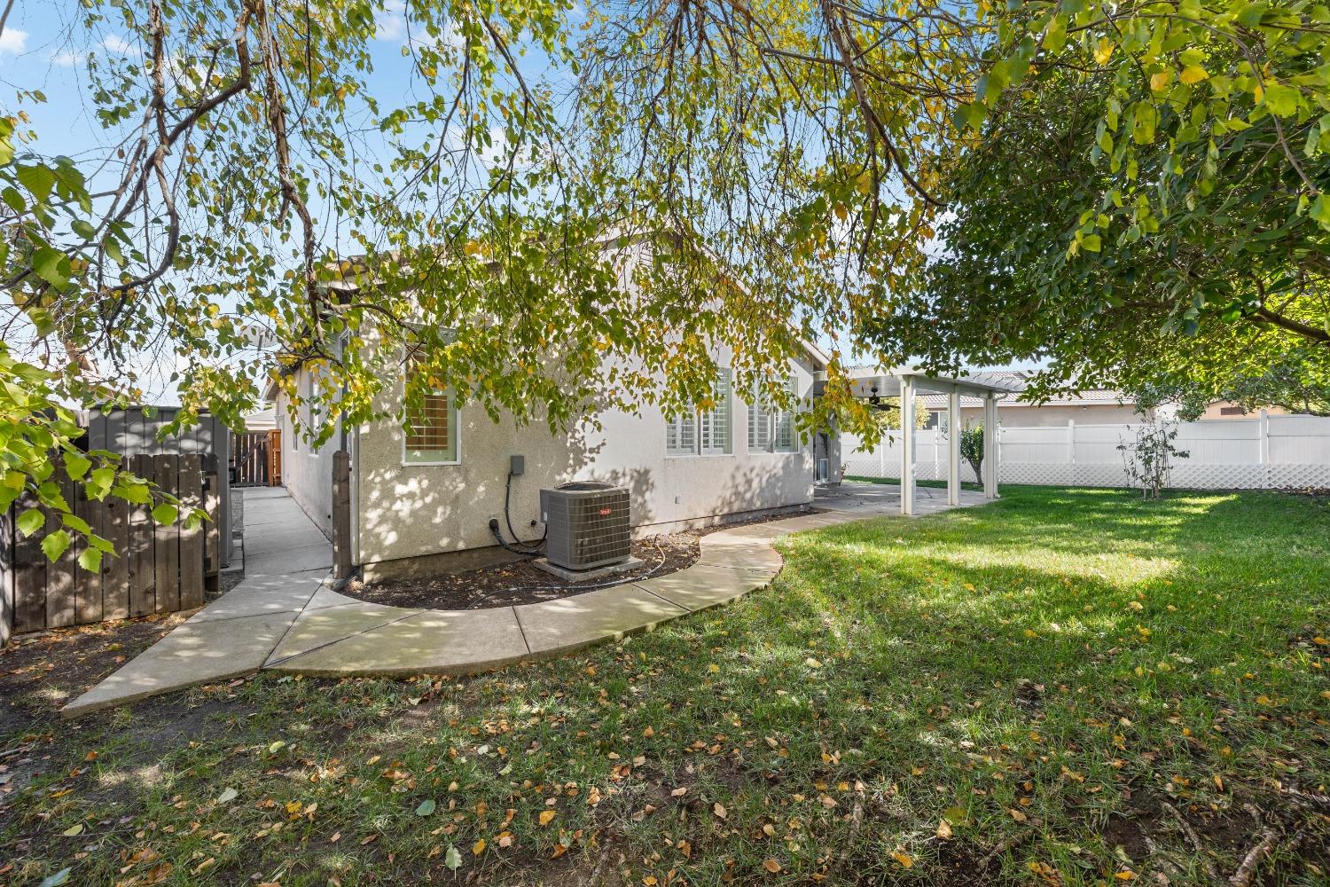 Detail Gallery Image 38 of 44 For 1554 Alicia Way, Sacramento,  CA 95835 - 3 Beds | 2 Baths