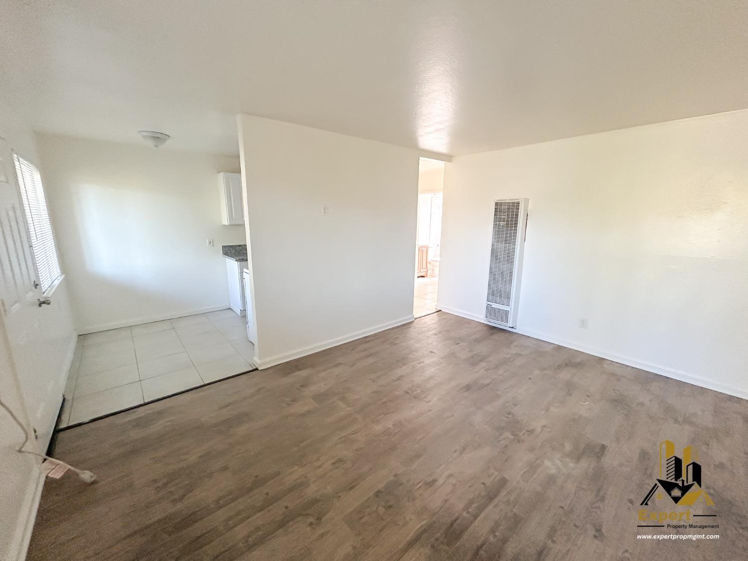 Detail Gallery Image 2 of 6 For 2319 Empress St #7,  Sacramento,  CA 95815 - 1 Beds | 1 Baths