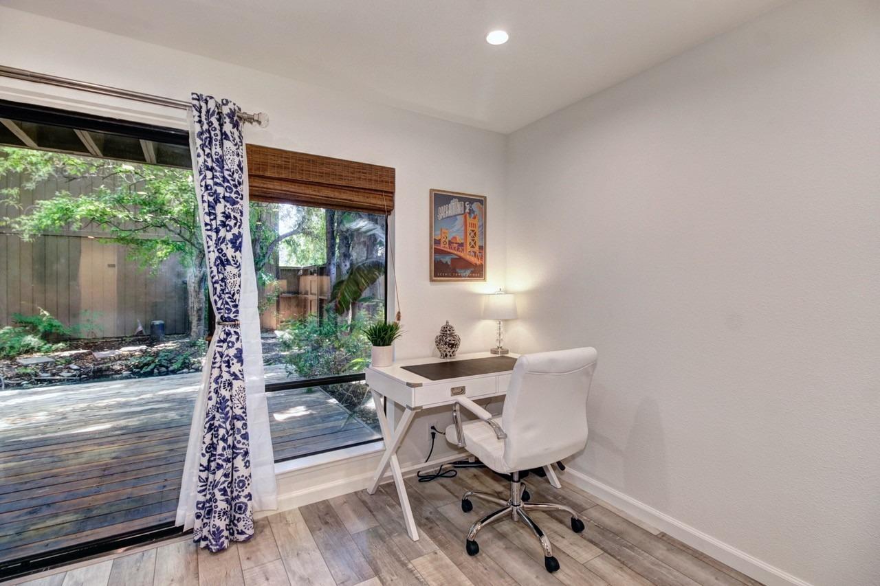 Detail Gallery Image 17 of 40 For 2424 Larkspur Ln #215,  Sacramento,  CA 95825 - 1 Beds | 1 Baths