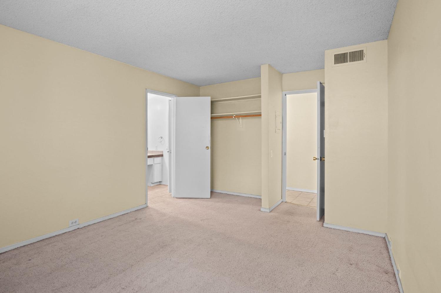 Detail Gallery Image 13 of 18 For 700 Woodside Ln #2,  Sacramento,  CA 95825 - 1 Beds | 1 Baths