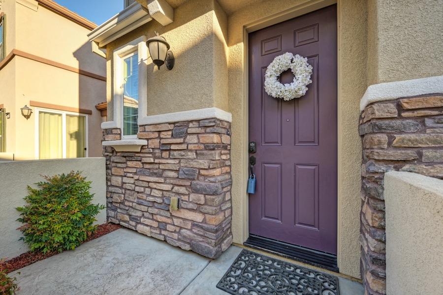 Detail Gallery Image 3 of 36 For 2025 Honey Church Pl, Roseville,  CA 95747 - 4 Beds | 2/1 Baths