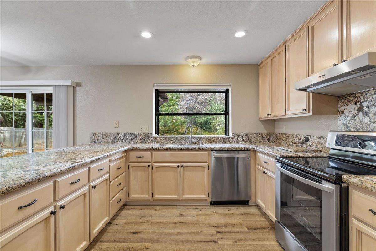 Detail Gallery Image 9 of 39 For 2917 Cambridge Rd, Cameron Park,  CA 95682 - 4 Beds | 2 Baths