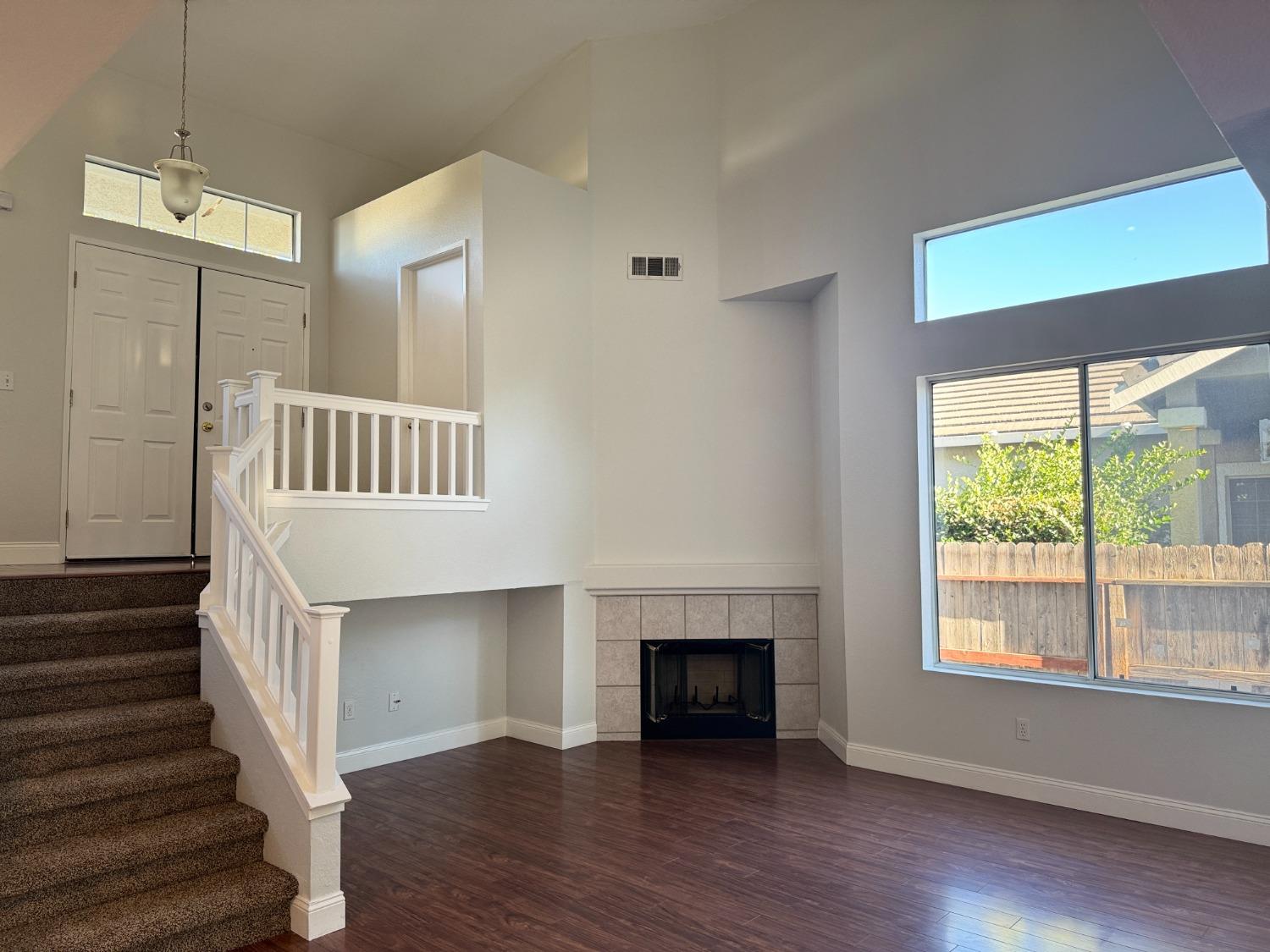 Detail Gallery Image 14 of 43 For 3409 Hepburn Cir, Stockton,  CA 95209 - 3 Beds | 2/1 Baths