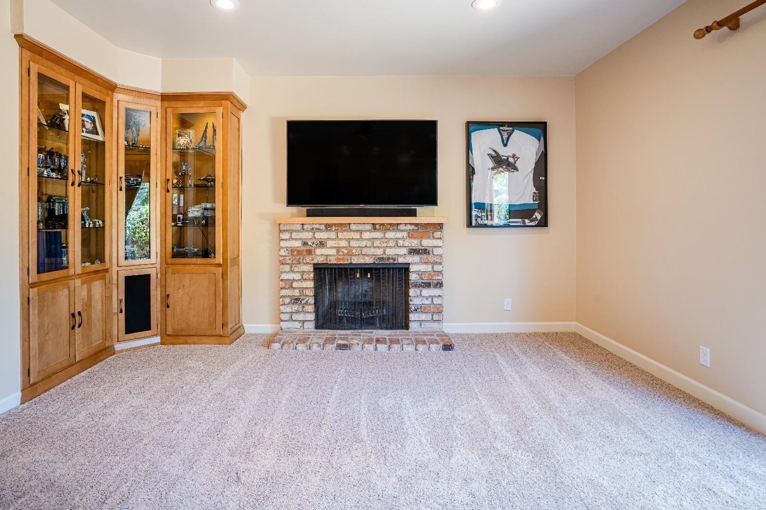 Detail Gallery Image 10 of 29 For 5510 Langford Ct, Concord,  CA 94521 - 3 Beds | 2/1 Baths