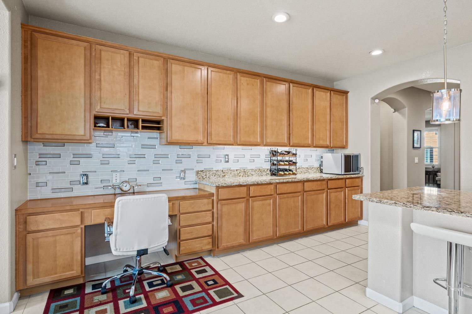 Detail Gallery Image 15 of 46 For 1157 Rothwell Ln, Roseville,  CA 95747 - 3 Beds | 2 Baths